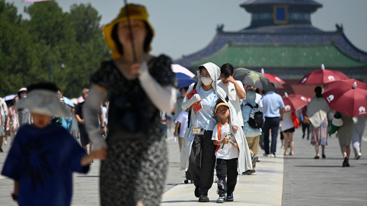 Record Heat in China Strains Power Grid, Stirs Health Fears 