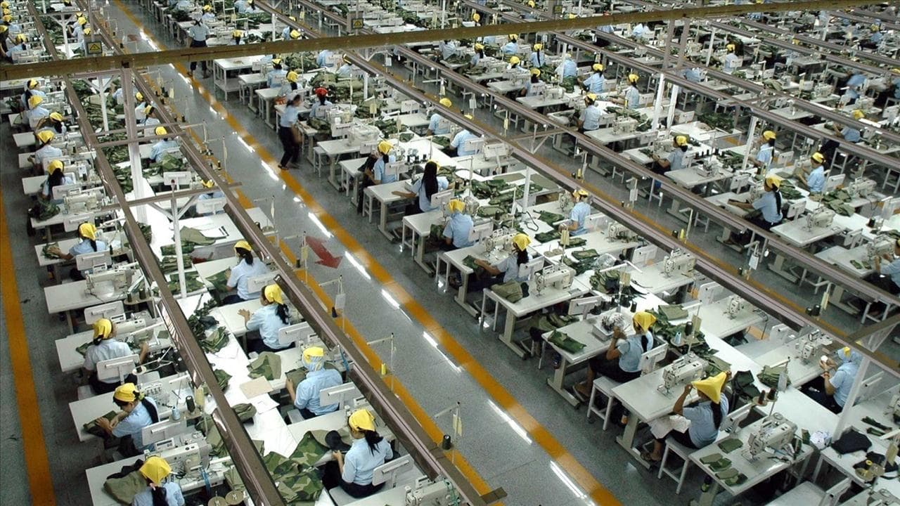 China Manufacturing Shrinks for Fifth Straight Month in August