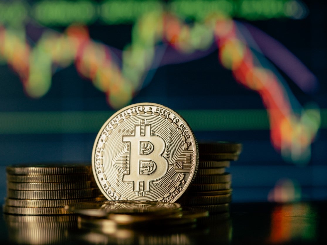 Bitcoin Falls 5% Below $90,000 as Investors Ditch Risk Assets