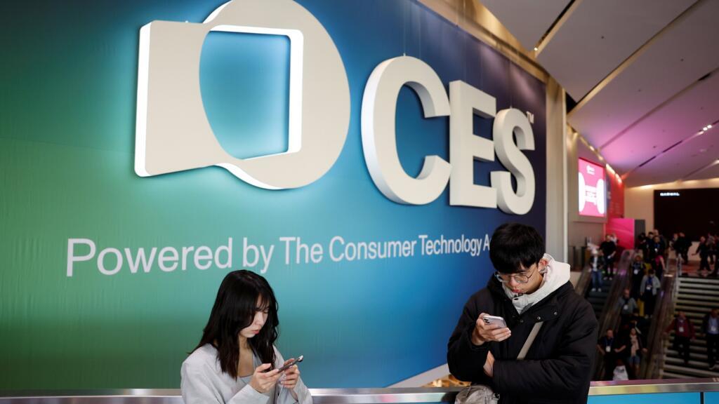 Lenovo Unveils AI Agent to Bridge PCs, Phones and Wearables at CES