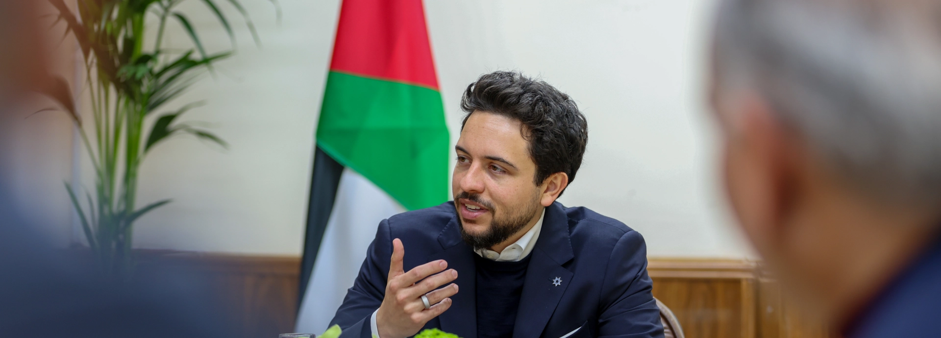 Deputising for King, Crown Prince meets with EU commissioner for Mediterranean